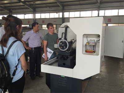 海數(shù)牌數(shù)控車床批量出口美國