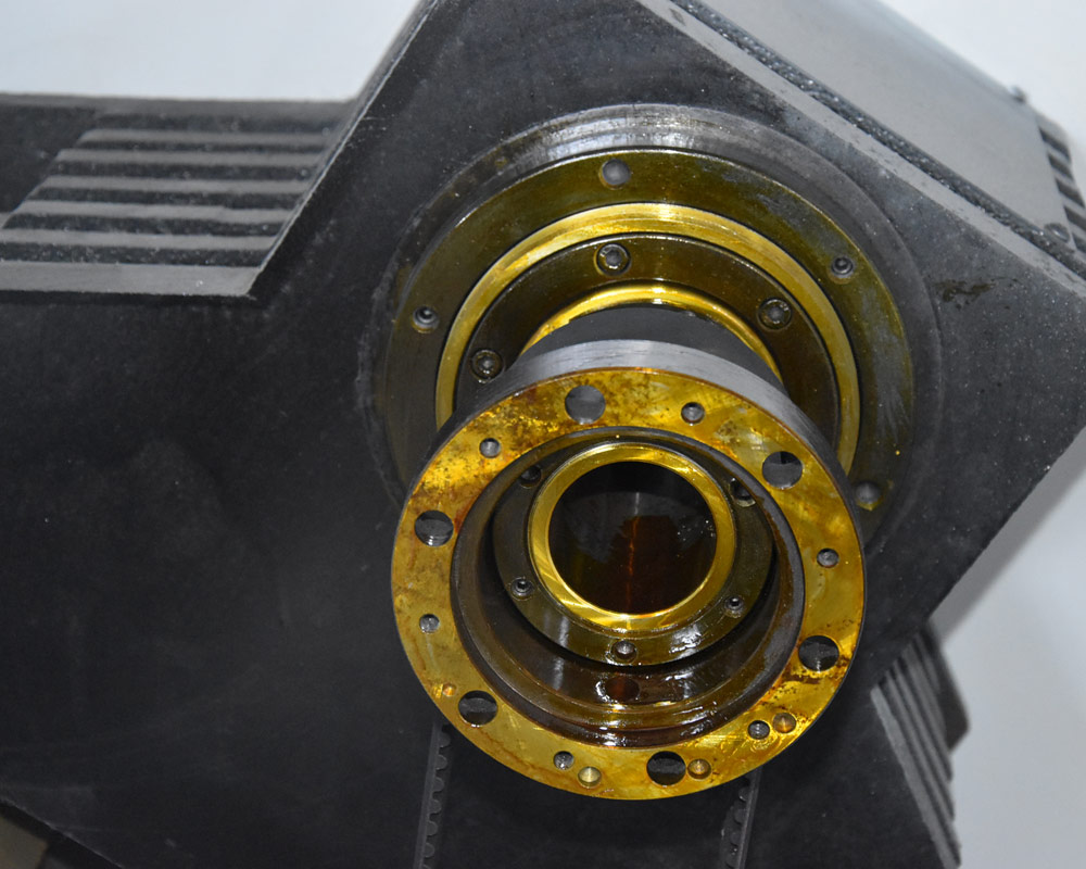 輪轂拉絲機(jī)廠家淺談?shì)喬ナ褂脡勖? />汽車輪胎也是需要經(jīng)常保養(yǎng)的。要經(jīng)常檢查車輛輪胎的氣壓大小，每一個(gè)車型的胎壓要求都是不同的，車輛在出廠的時(shí)候都會(huì)有一個(gè)正常胎壓參照表，大部分在汽車的B柱一側(cè)或車門的一側(cè)</div>
                    </li><li>
                    	<div   id=