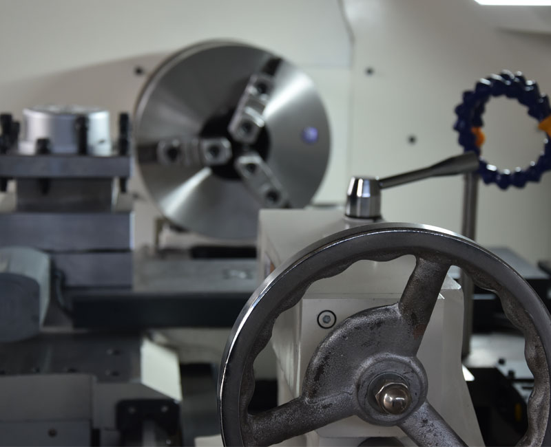 輪轂數(shù)控車床廠家淺談數(shù)控車床刀具類型選擇